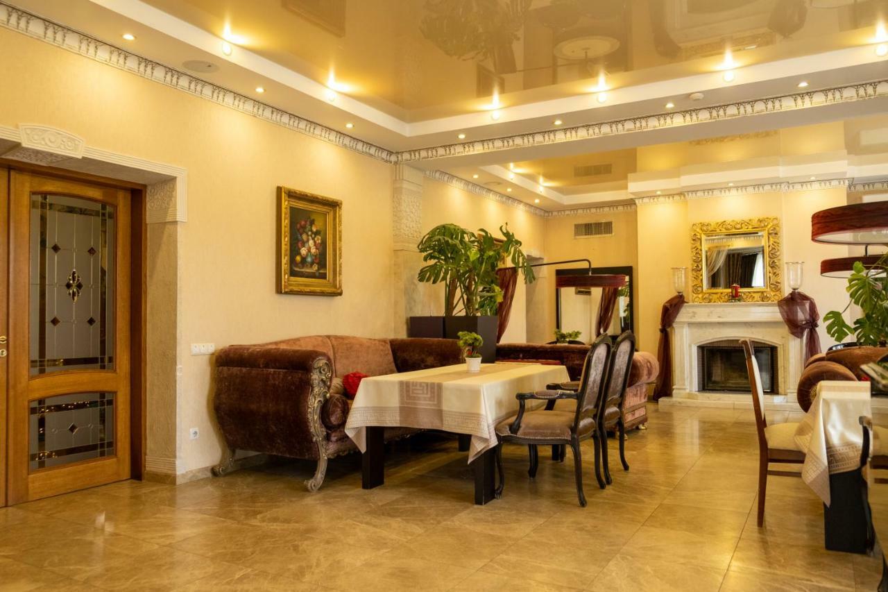 Diplomat Club Hotel Chişinău Esterno foto