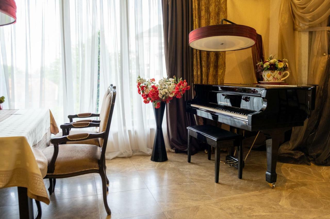 Diplomat Club Hotel Chişinău Esterno foto