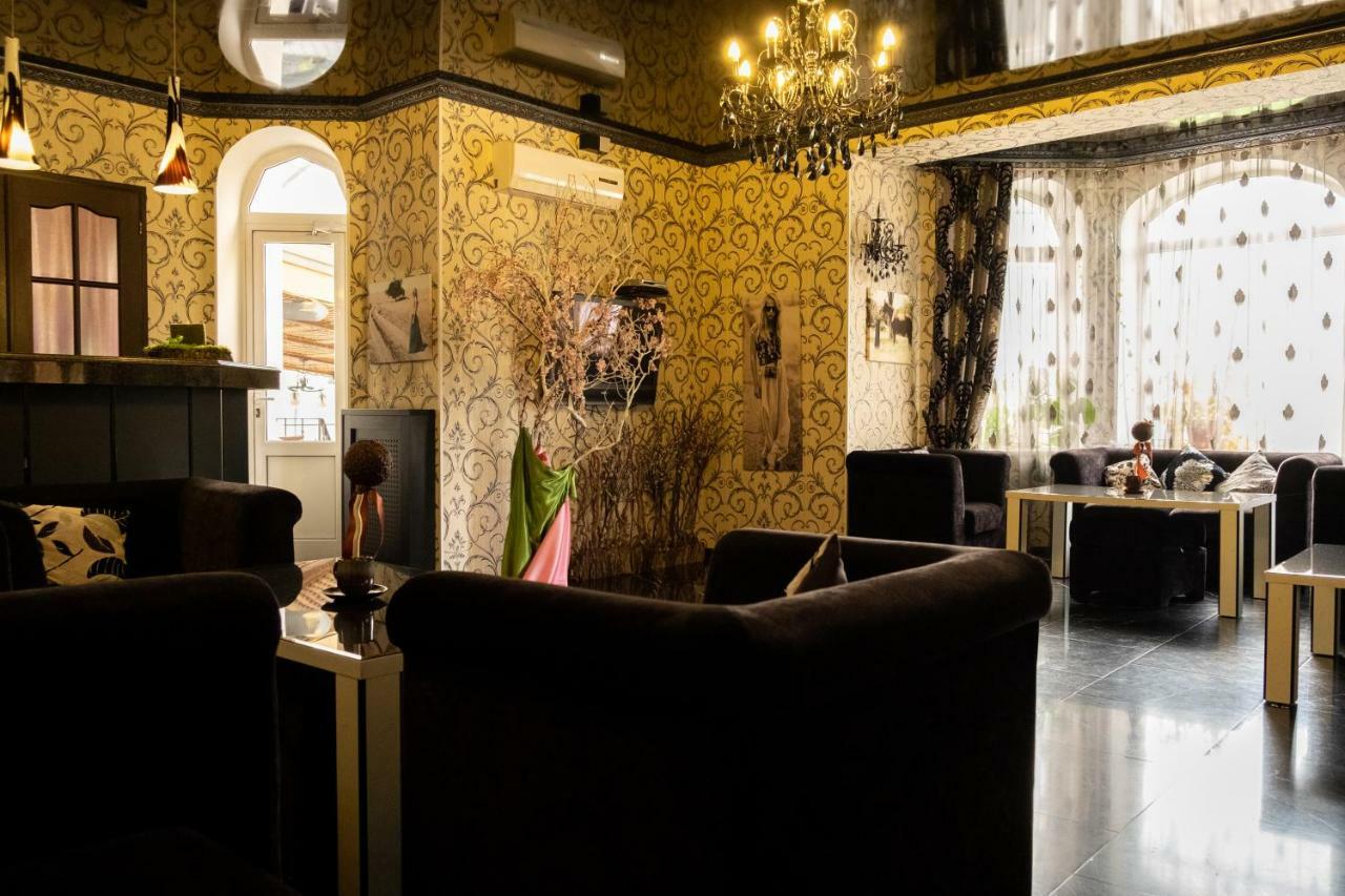 Diplomat Club Hotel Chişinău Esterno foto