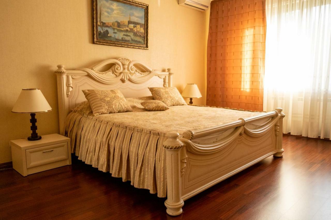 Diplomat Club Hotel Chişinău Esterno foto