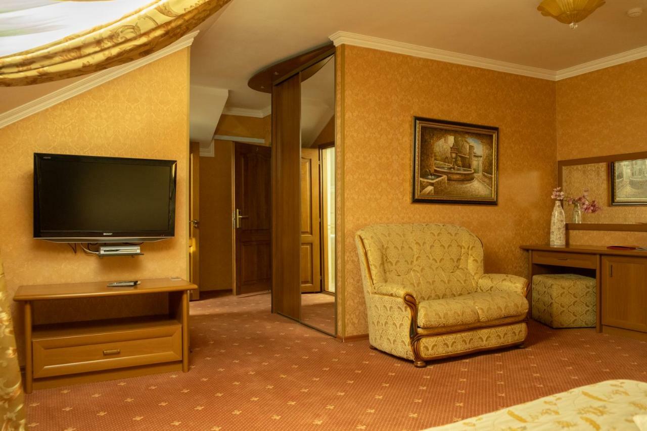 Diplomat Club Hotel Chişinău Esterno foto