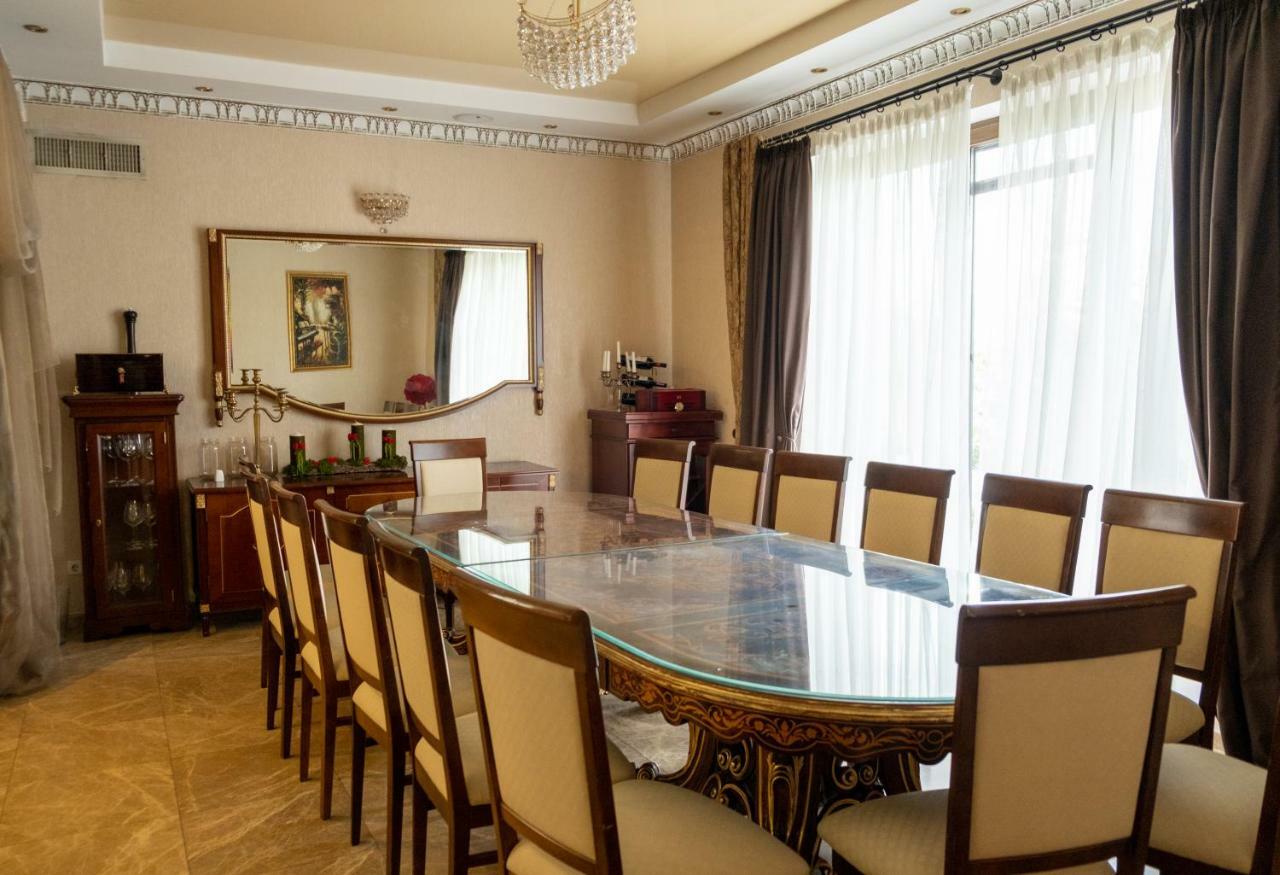 Diplomat Club Hotel Chişinău Esterno foto