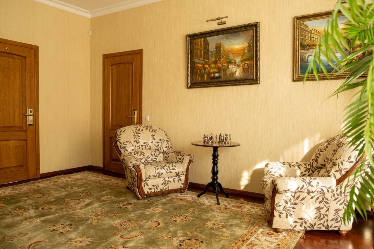 Diplomat Club Hotel Chişinău Esterno foto