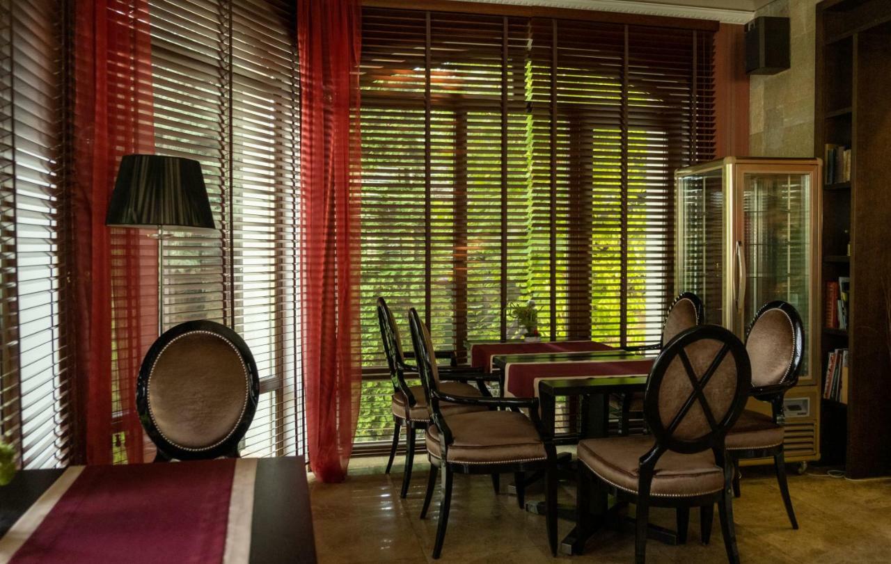 Diplomat Club Hotel Chişinău Esterno foto