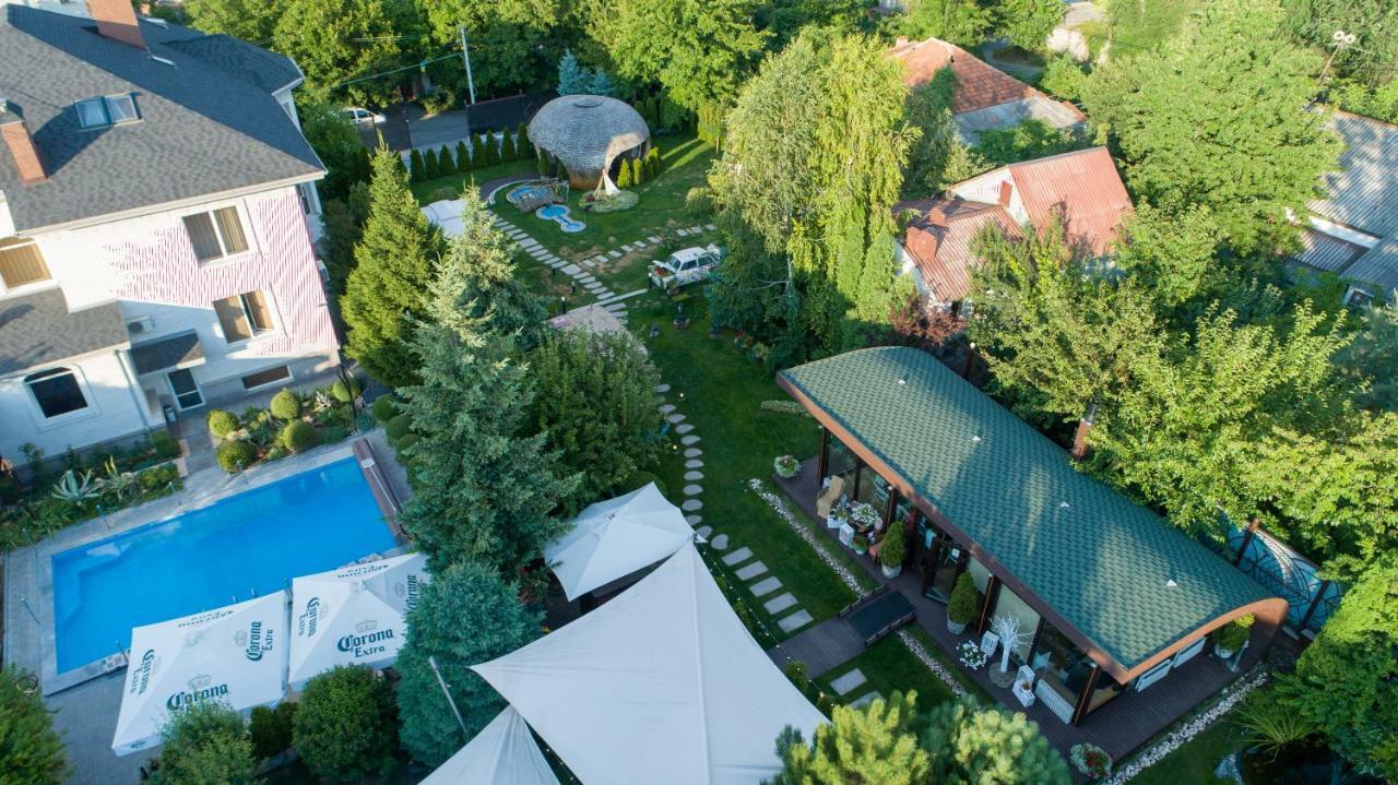 Diplomat Club Hotel Chişinău Esterno foto