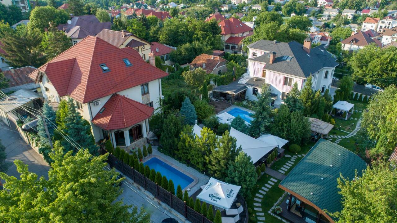 Diplomat Club Hotel Chişinău Esterno foto
