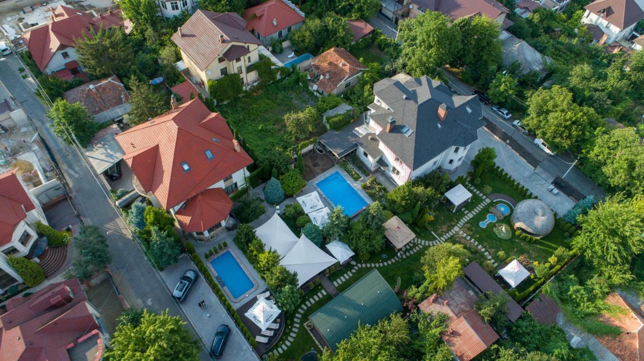 Diplomat Club Hotel Chişinău Esterno foto