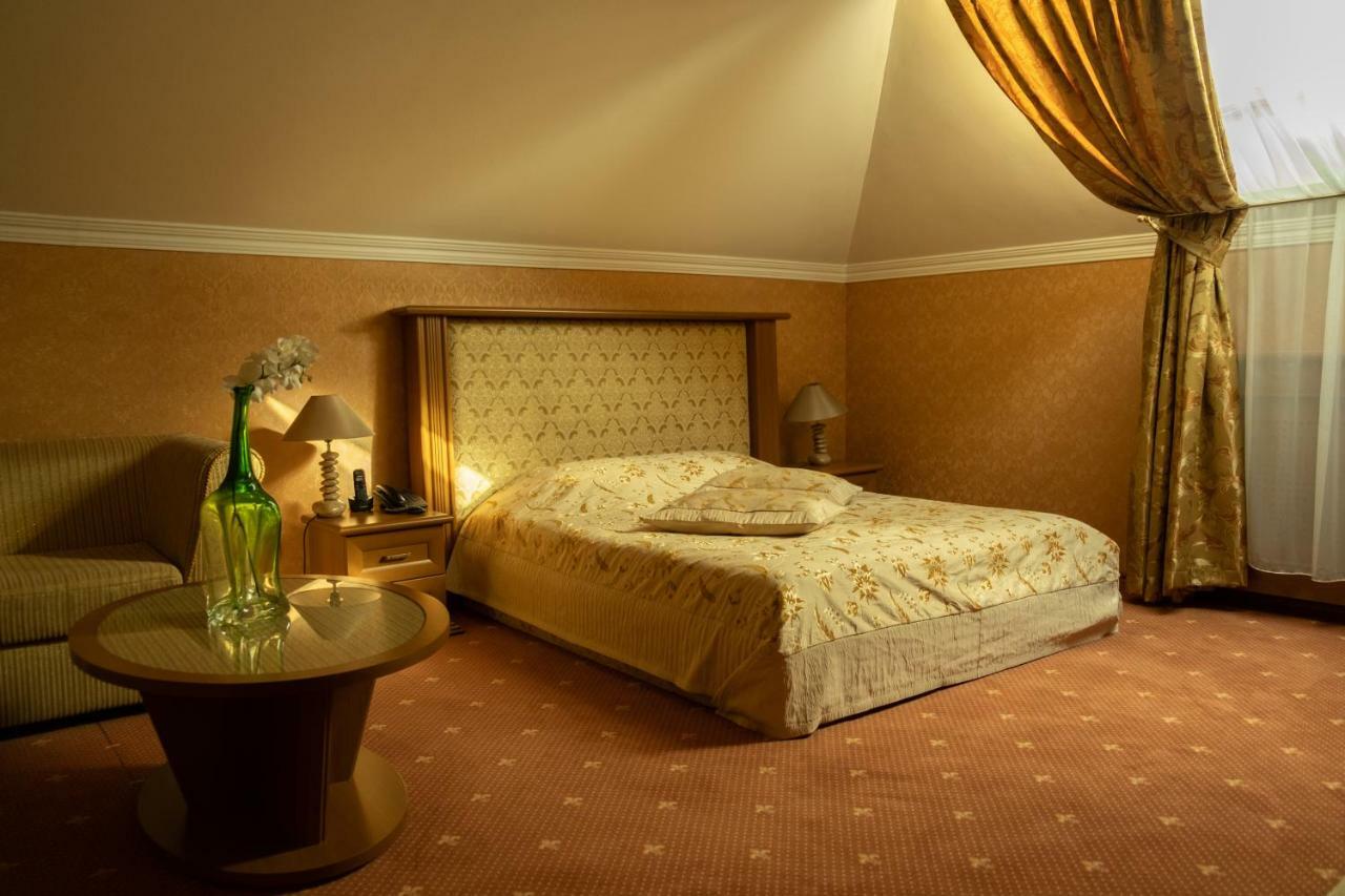 Diplomat Club Hotel Chişinău Esterno foto