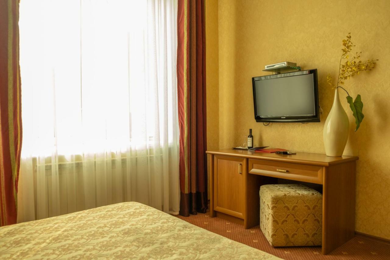 Diplomat Club Hotel Chişinău Esterno foto