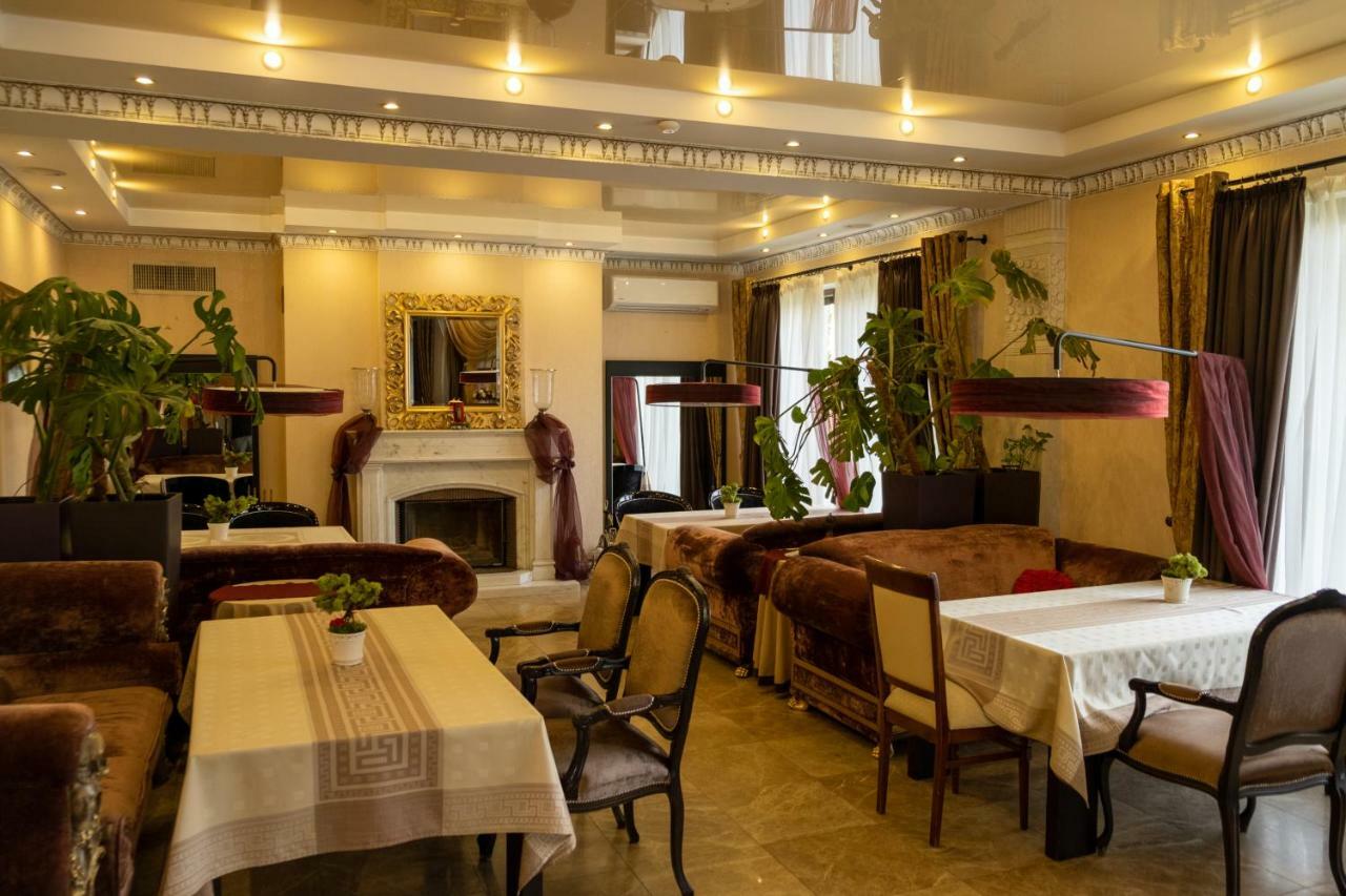 Diplomat Club Hotel Chişinău Esterno foto