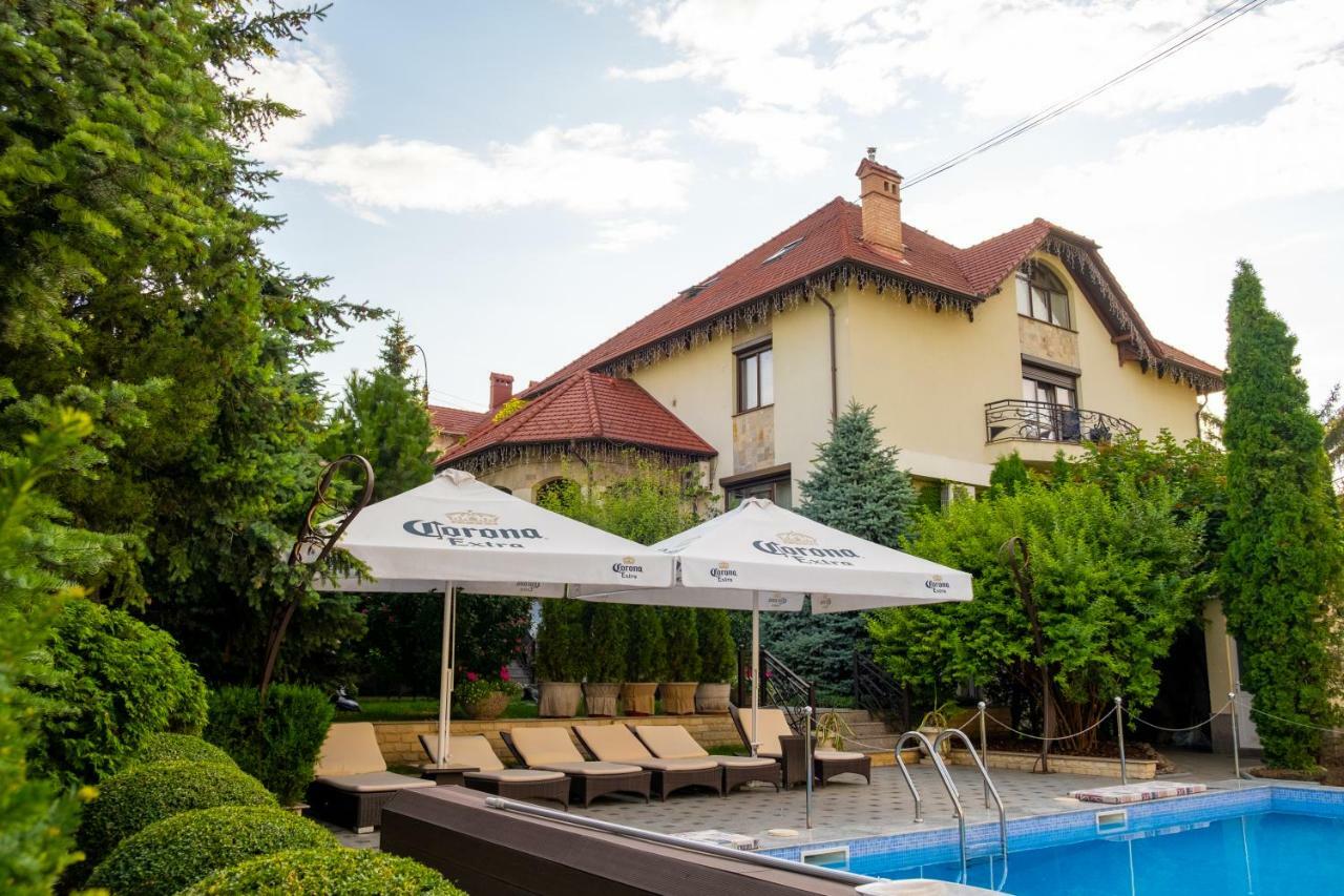 Diplomat Club Hotel Chişinău Esterno foto